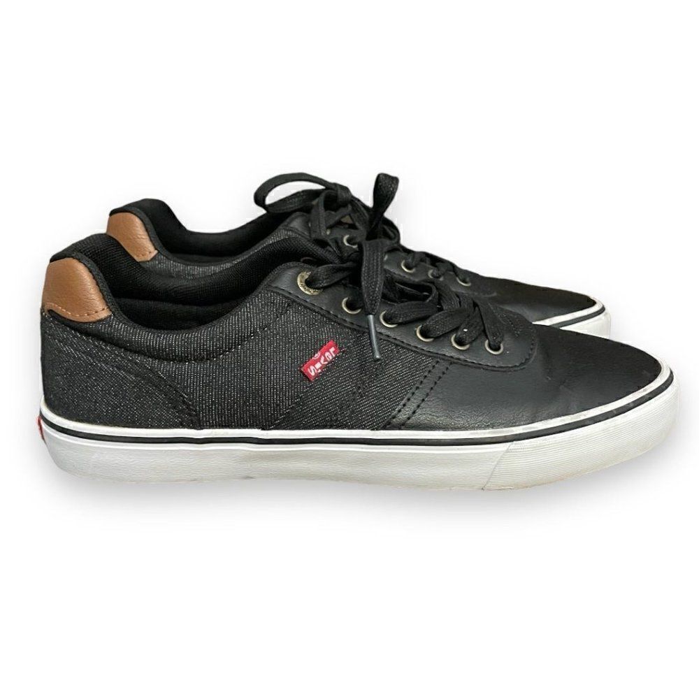 Levi’s Low Top Sneakers
